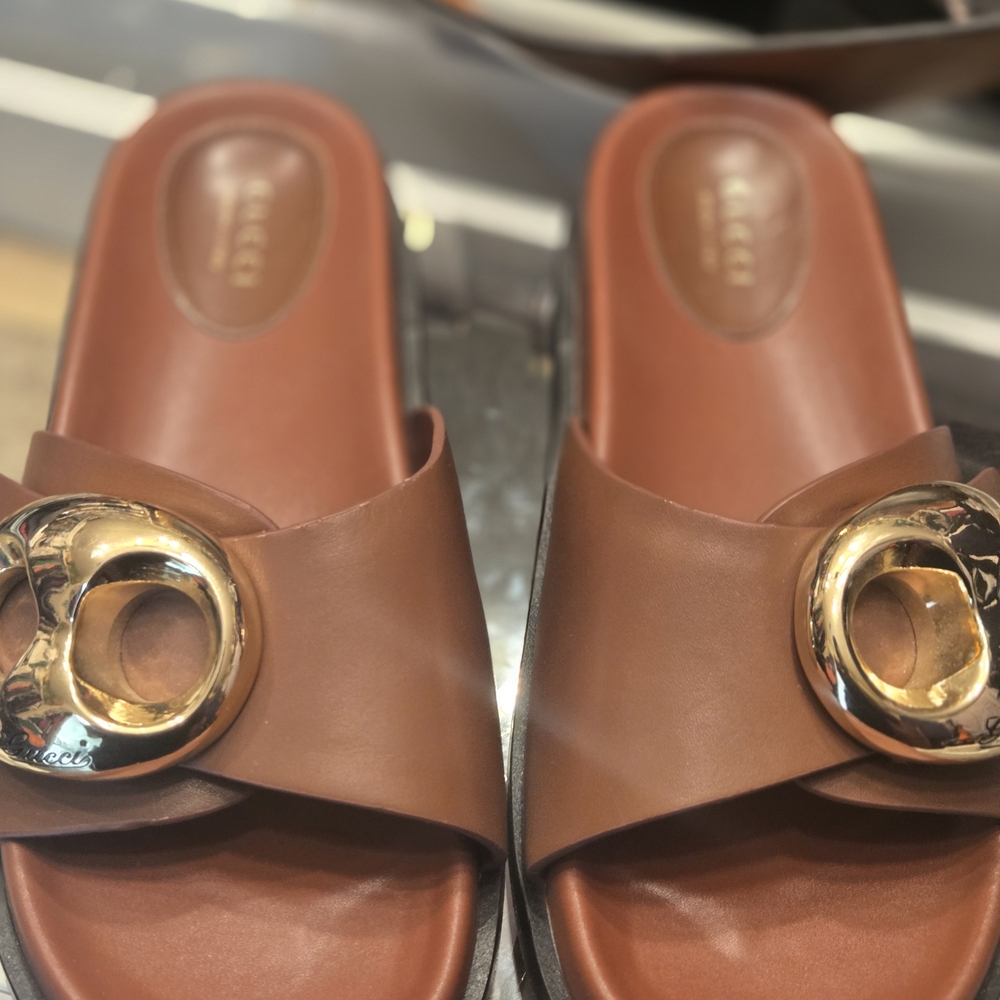 AUTUENTIC Gucci Women's Brown Mules with Gold Accent